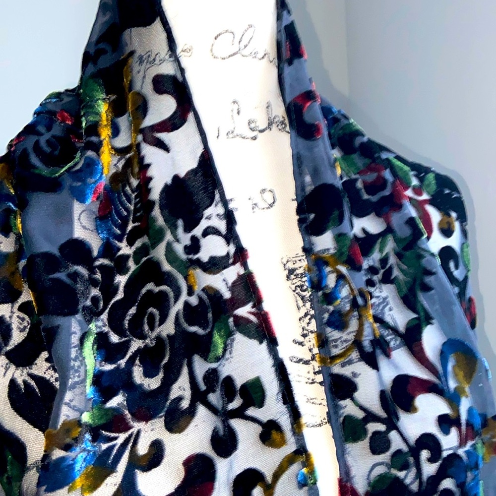 Shawl/wrap velvet floral pattern bottom silk
